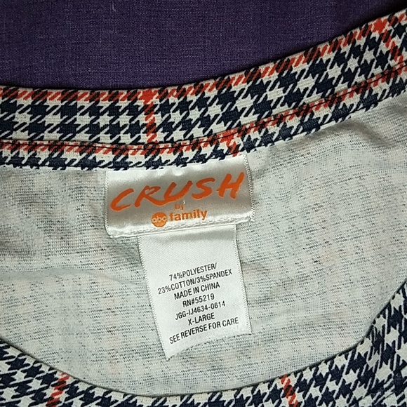 Long Sleeve Cropped Sweater - Picture 3 of 7